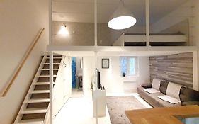Vintage Near Boulevard With Ac After Renovation