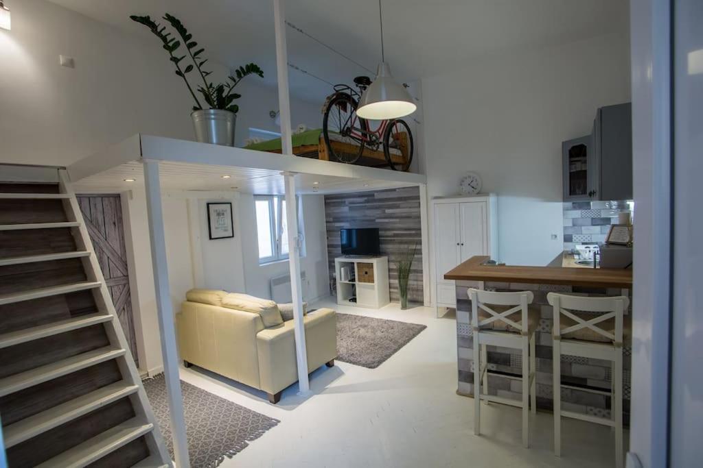 Vintage Near Boulevard With Ac After Renovation Budapest Exterior foto