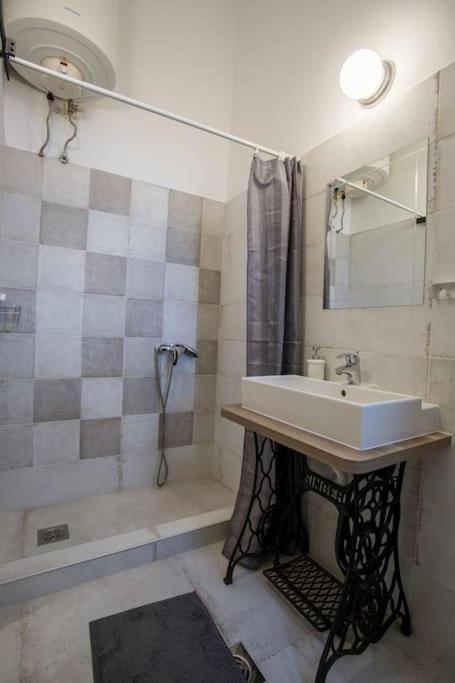 Vintage Near Boulevard With Ac After Renovation Budapest Exterior foto